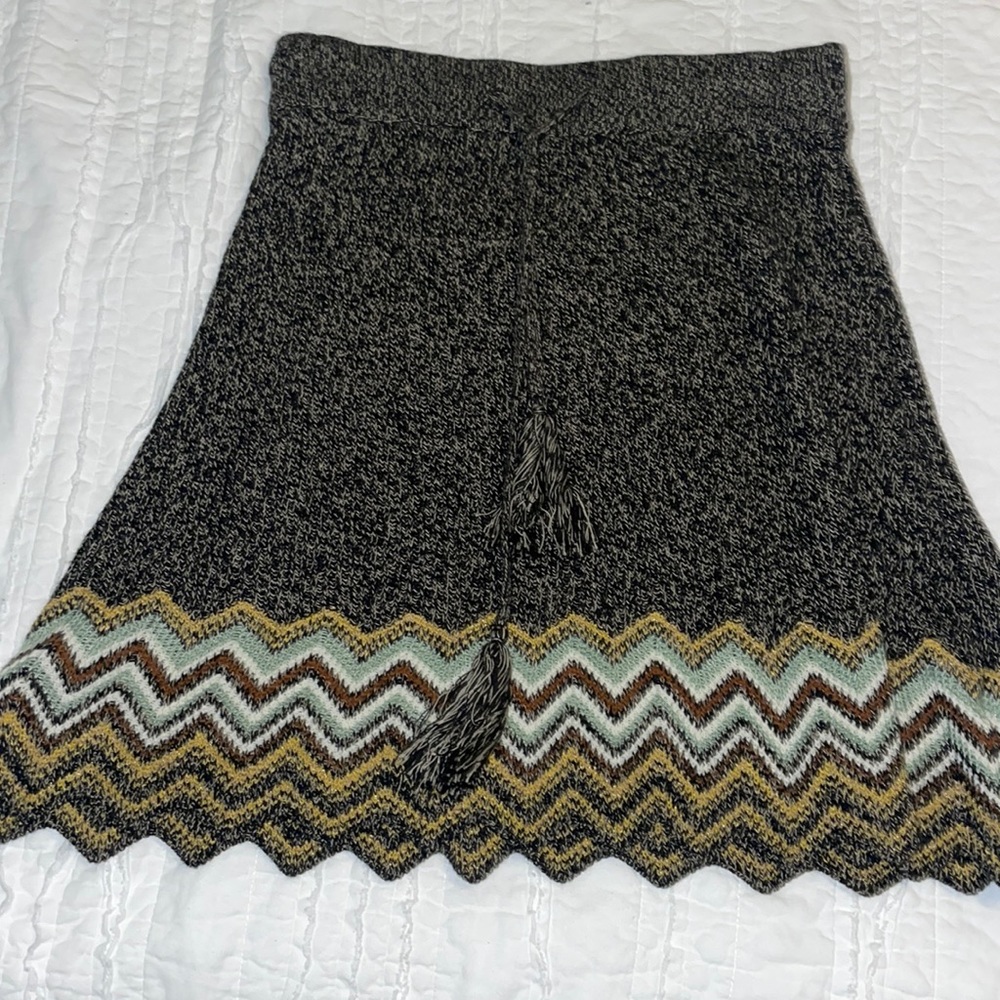 Ecote knit skirt. Size XS. Only worn once. Great condition.